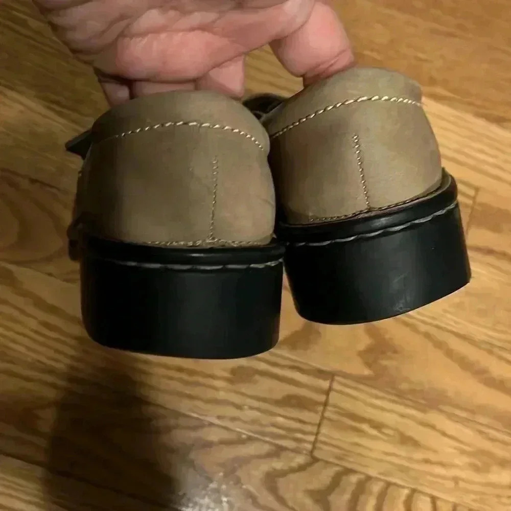 [8.5 US] Clarks Women's Leather Loafers Brown/Sand  Side Buckle Made in Brazil - Picture 3 of 7